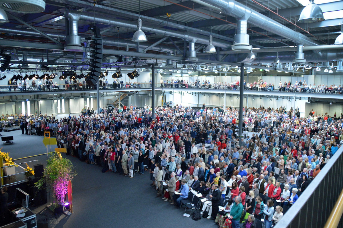 2015 ordination service in the South Germany Conference. 