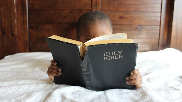 Adults can help young people understand the story of Jesus' death better. Photo courtesy Pixabay.com, CC0 Public Domain. 