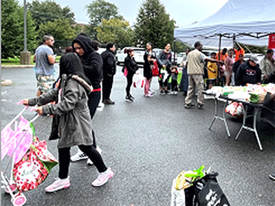 Whether distributing school supplies in September or Christmas gifts in December, whether showing up at an outdoor music performance in the summer or serving hot beverages to passersby in the winter, they are always working to distribute food to anyone who needs it. Courtesy photo.
