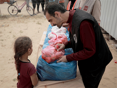Fresh food distribution to Gazan IDPs, April 2024. UMCOR partner United Palestinian Appeal, in Gaza. (Photo: UPA)